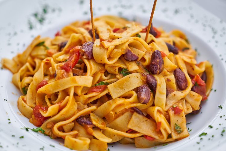 Idealer Kohlenhydrateliferant: Eine leckere Portion Pasta.  ©Pexels